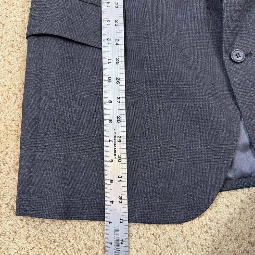 Jos. A. Bank 100% Wool Glen Plaid sport coat Grey 48L Classic two button Blazer